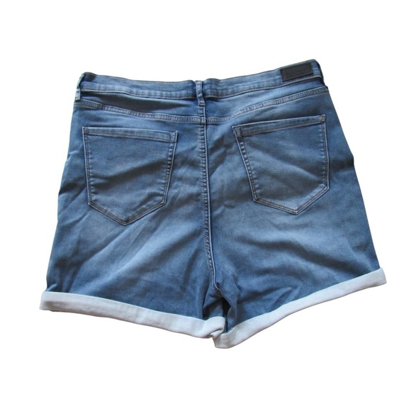 Nicole Miller SoHo High Rise Jean Shorts 16 Cuffed Medium Wash Stretch Classic - Picture 2 of 8